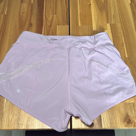 Lululemon lavender size 6 shorts - Picture 3 of 3